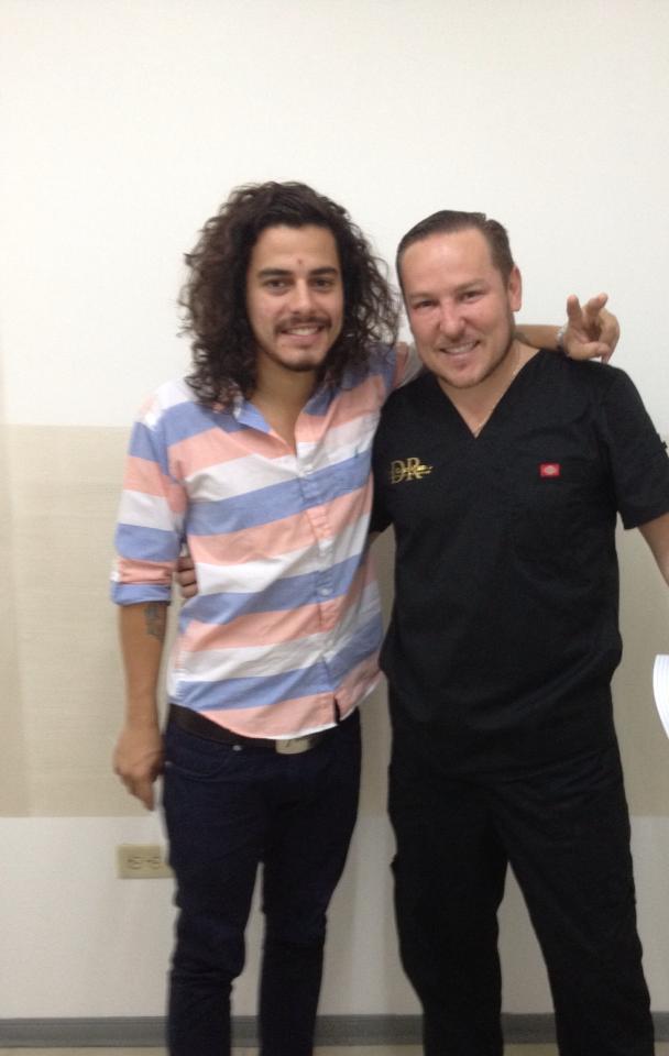 Pedro Capmani en la clínica del Dr Eric Rojas