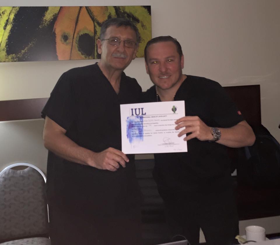 FELIZ Y ORGULLOSO DE RECIBIR DE LA MANO DE LA MAYOR AUTORIDAD MUNDIAL EN MATERIA DE LIPOPLASTIA