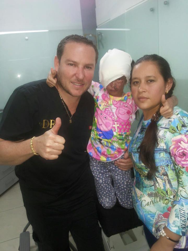 HOLA AMIGOS hoy les solicitó la ayuda para ayudar a Esmeralda una niña que estamos tratando por tener múltiples cánceres