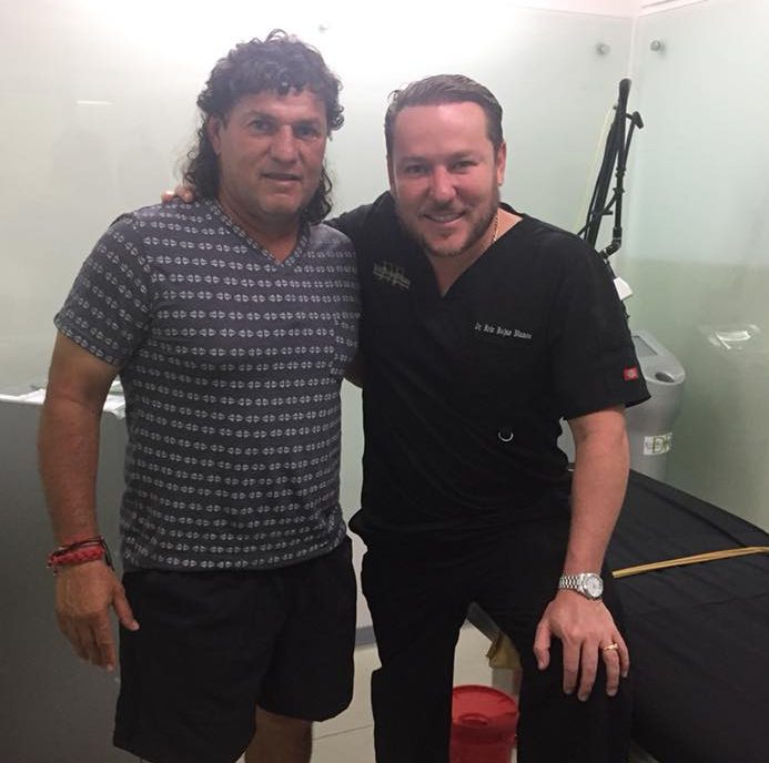 Hoy tuvimos la visita de un gran amigo el gran futbolista y ahora entrenador de Liga Deportiva Alajuelense el señor Mauricio Montero el famoso CHUNCHE
