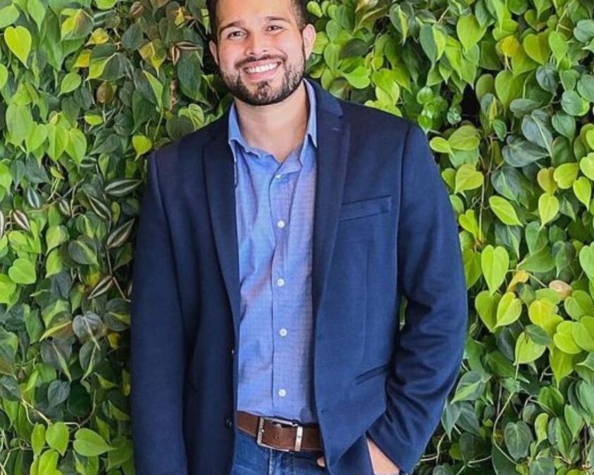 El gran cantante EDUARDO AGUIRRE MUESTRA UNA FIGURA INCREÍBLE