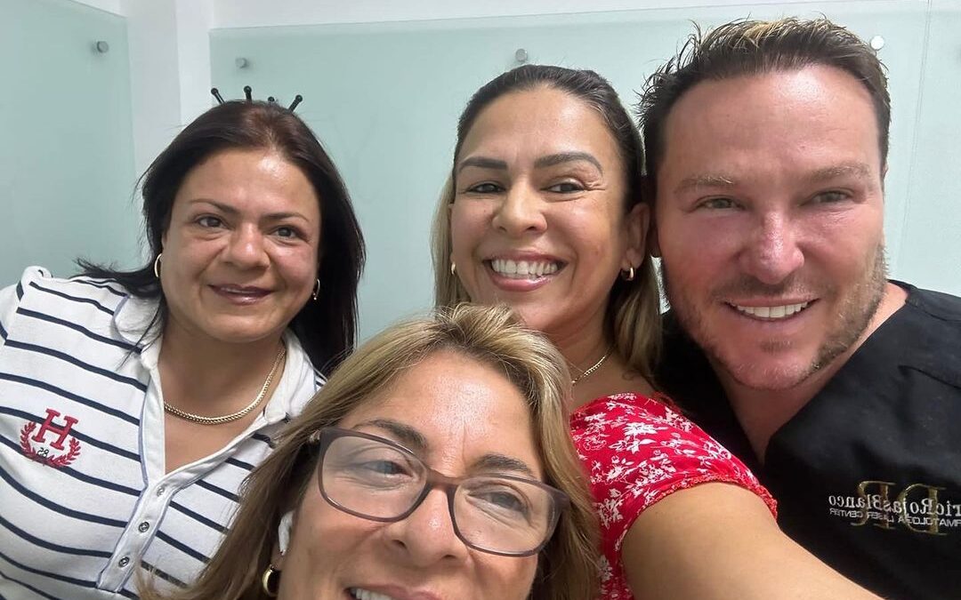 Que lindas visitas , hoy fue un día bendecido con gente increíble Gracias a todos nuestros pacientes y amigos DR ERIC ROJAS